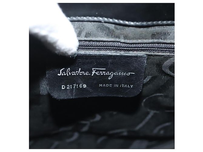 Borsa a Spalla Salvatore Ferragamo Vala Smalto Nero Oro Auth 135986 D'oro - vista 12