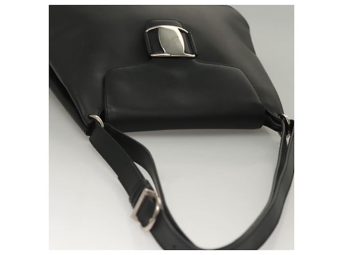 Borsa a Spalla Salvatore Ferragamo Vala Smalto Nero Oro Auth 135986 D'oro - vista 6