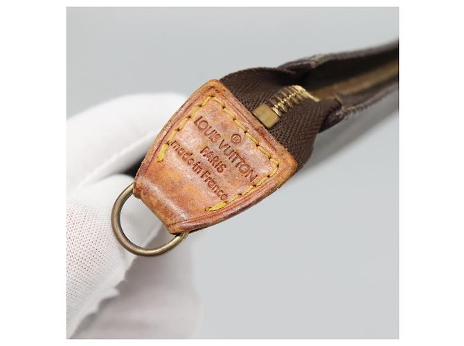 Bucket LOUIS VUITTON Monogramma Secchiello PM Pochette Accessorio LV Auth 136348 - vista 8