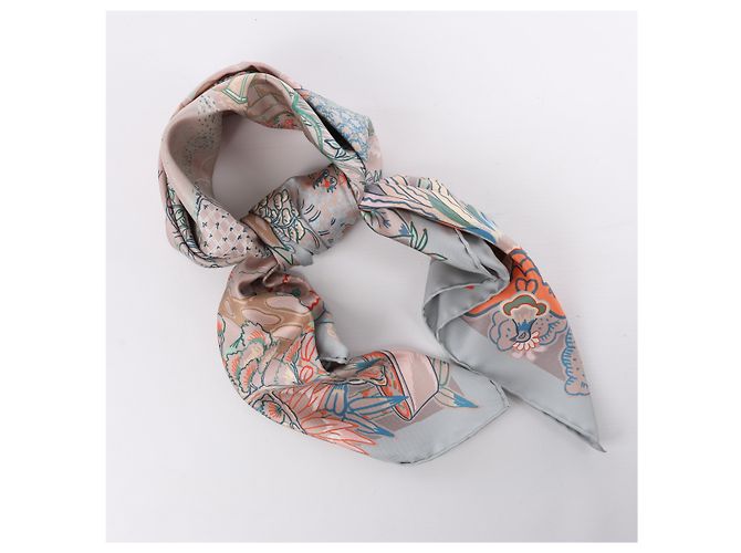 Garden Bufanda Hermès Carré 90 "Mille Feuilles de Soie" 100% Seda en Gris - vista 15
