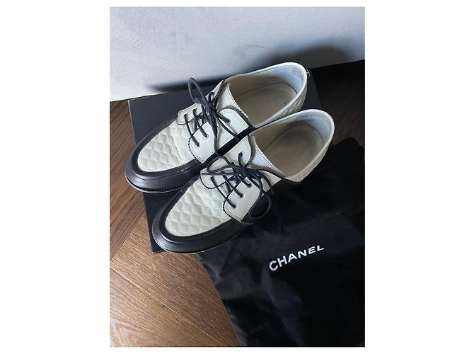Chanel Stringate Nero Bianco - vista 2
