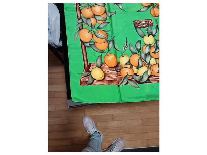 Sciarpa di seta Hermès Lemon & Orange 1962 verde - vista 3