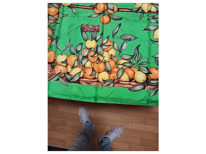 Sciarpa di seta Hermès Lemon & Orange 1962 verde - vista 4