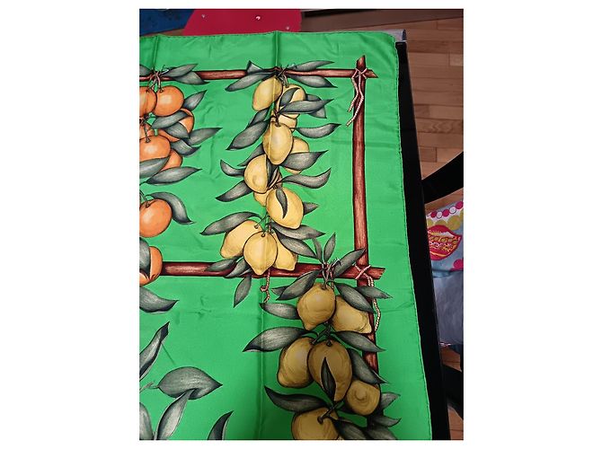 Sciarpa di seta Hermès Lemon & Orange 1962 verde - vista 5