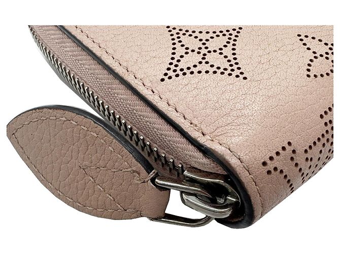Cartera Larga Mahina Louis Vuitton en Rosa - vista 3