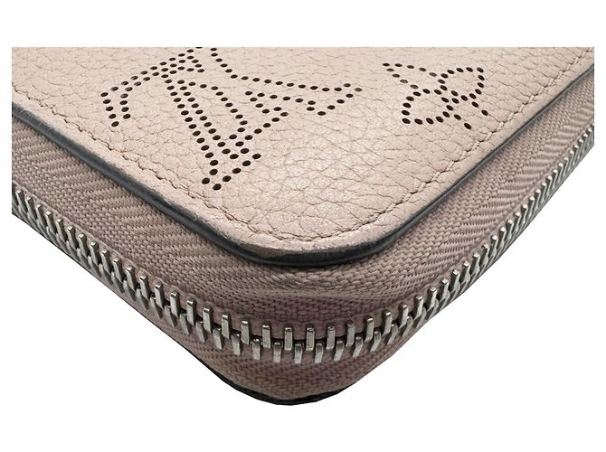 Cartera Larga Mahina Louis Vuitton en Rosa - vista 8