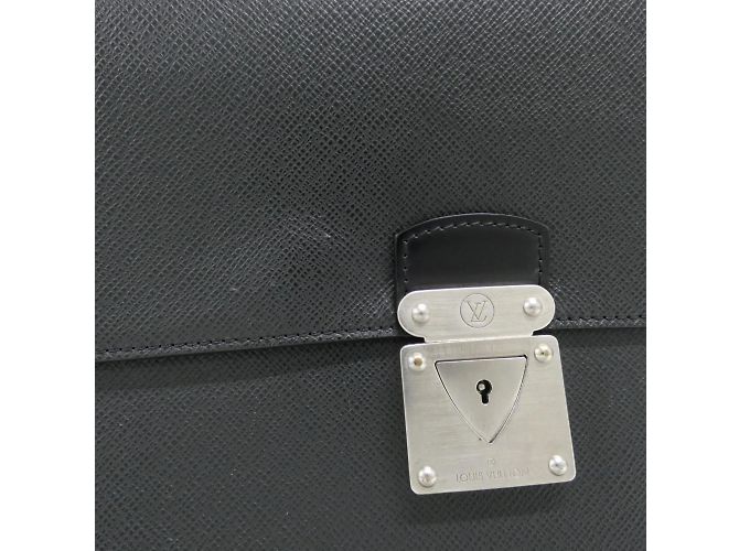 Borsa Louis Vuitton Taiga Laguito Grigio - vista 5