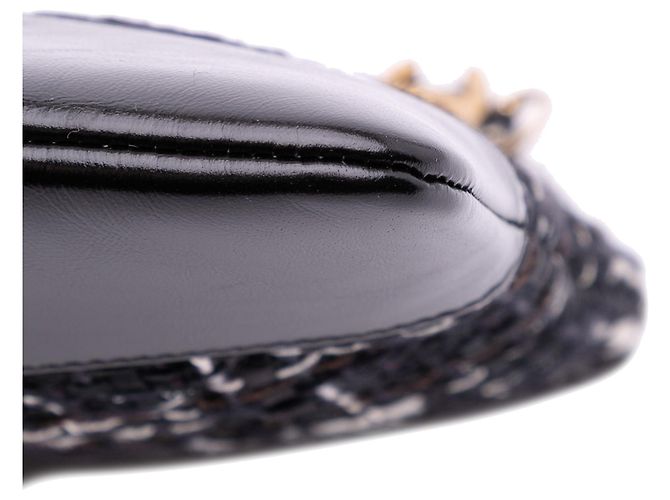 Clutch Gabrielle O in tweed nero medio di Chanel - vista 10
