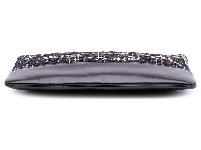 Clutch Gabrielle O in tweed nero medio di Chanel - vista 3
