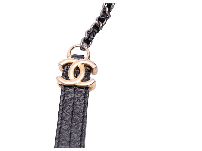 Clutch Gabrielle O in tweed nero medio di Chanel - vista 8