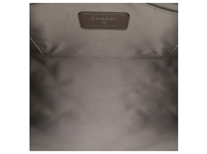 Pochette Preziosa in Pelle Verniciata Verde Chanel Verde scuro - vista 4