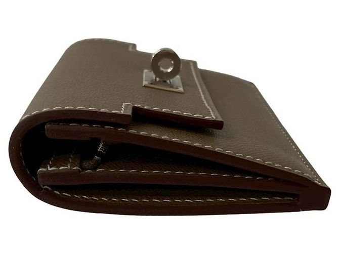 Billetera Slim Kelly de Hermès Castaño - vista 4