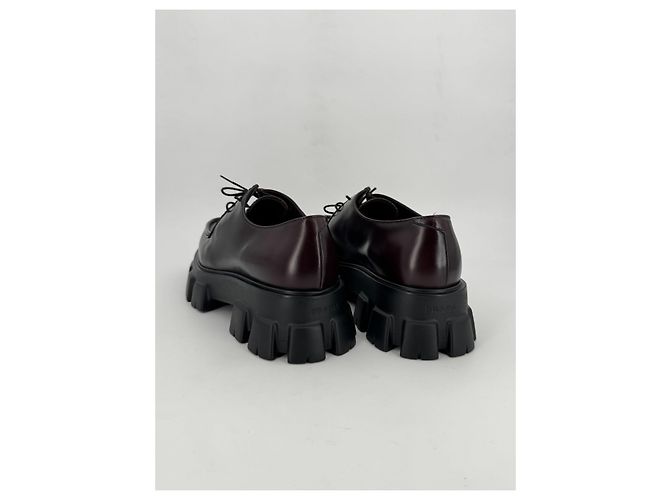 Sapatos com cadarço Prada Monolith em couro marrom - vista 4
