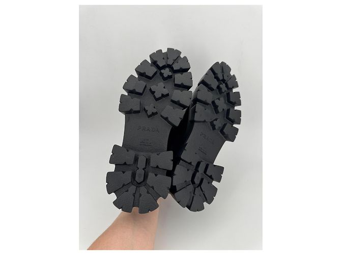 Sapatos com cadarço Prada Monolith em couro marrom - vista 5