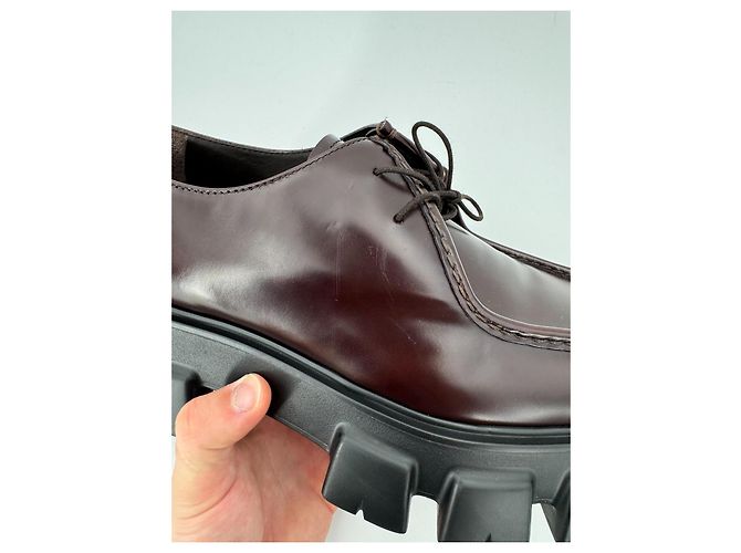 Sapatos com cadarço Prada Monolith em couro marrom - vista 8