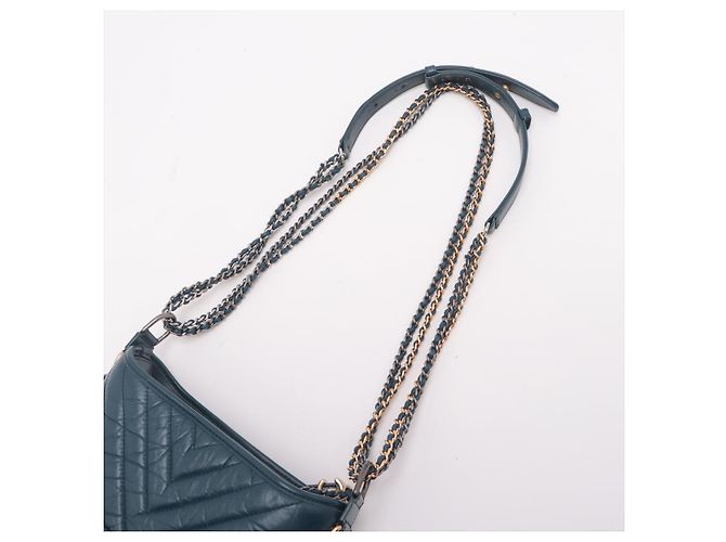 Chanel Borsa a spalla in pelle di agnello chevron Gabrielle piccola blu - vista 7
