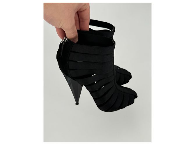 Gucci Gladiator Runaway Sandaletten mit Absatz Schwarz Stoff - Ansicht 4
