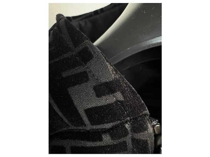 Fendi Felpa con Cappuccio FF Monogram Chenille Nera Nero - vista 19