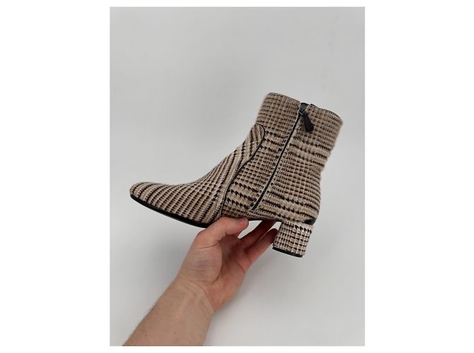 Botines Prada de pelo de pony beige - vista 9