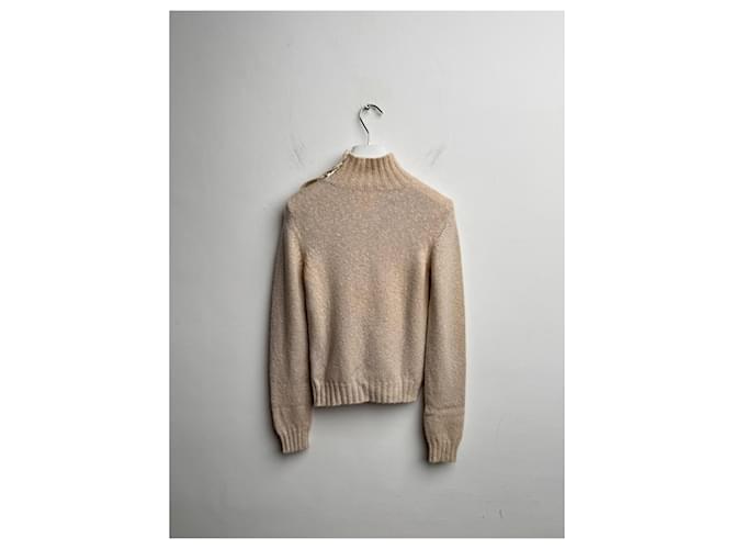 Chanel Ivory Cashmere Rollkragenpullover mit Camellia-Button Beige - Ansicht 14