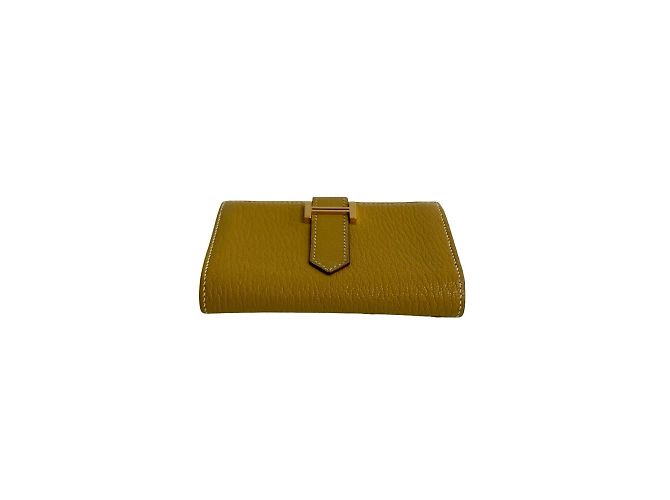 Tarjetero Mini Bearn de cuero Chèvre de Hermès Amarillo - vista 6