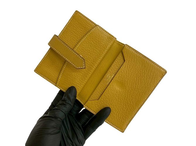 Tarjetero Mini Bearn de cuero Chèvre de Hermès Amarillo - vista 7