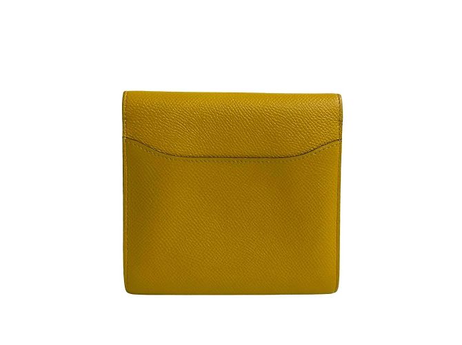 Billetera bifold compacta Constance de cuero Epsom de Hermès Amarillo - vista 3