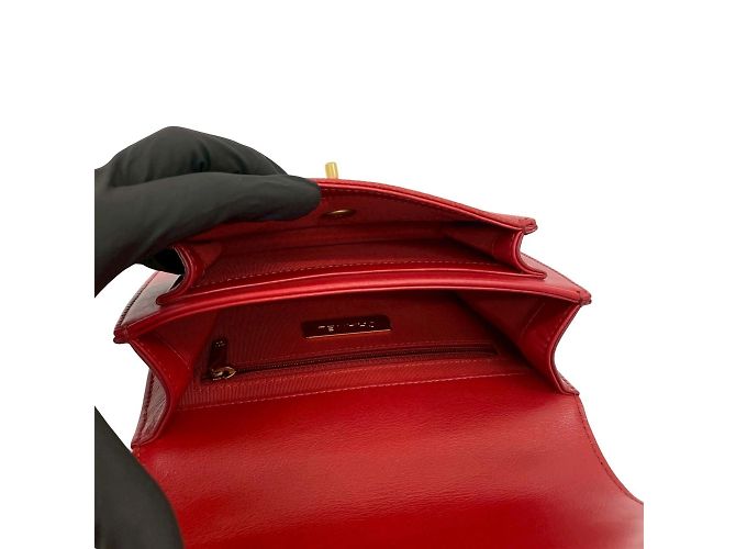 Borsa a Spalla Chanel Small Flap in Caviar e Pelle di Vitello Rosso - vista 9