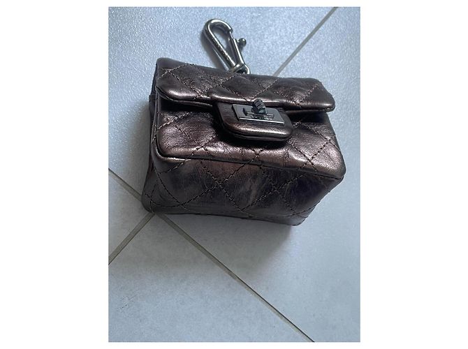 Mademoiselle Pochette Chanel Mini 2.55 en cuir bronze - vue 6