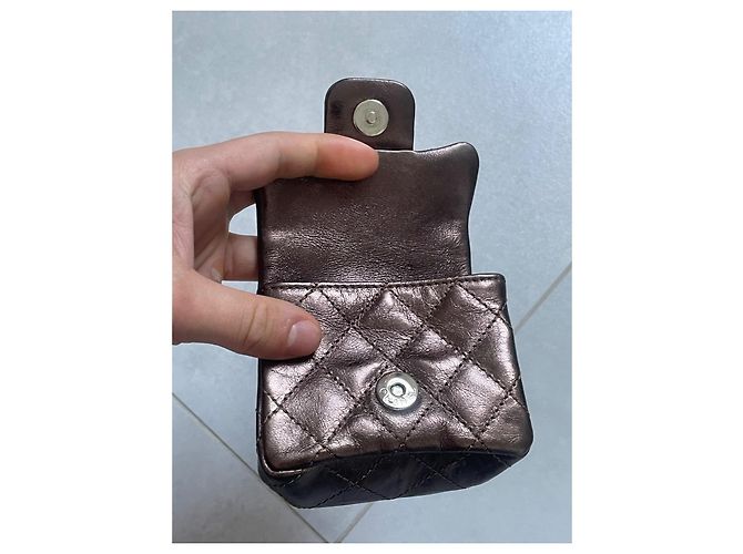 Mademoiselle Pochette Chanel Mini 2.55 en cuir bronze - vue 8