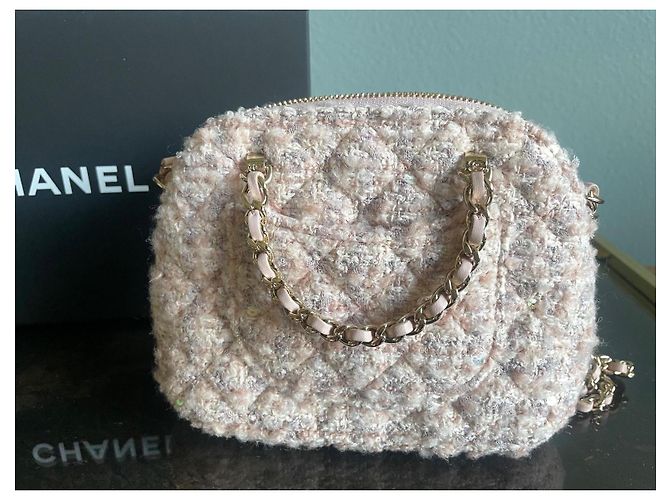 Chanel Portafoglio a Catena Rosa in Tweed con Paillettes - vista 4