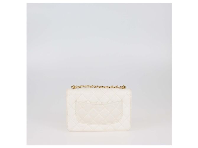 Weißes gestepptes Chanel Wallet On Chain - Ansicht 3