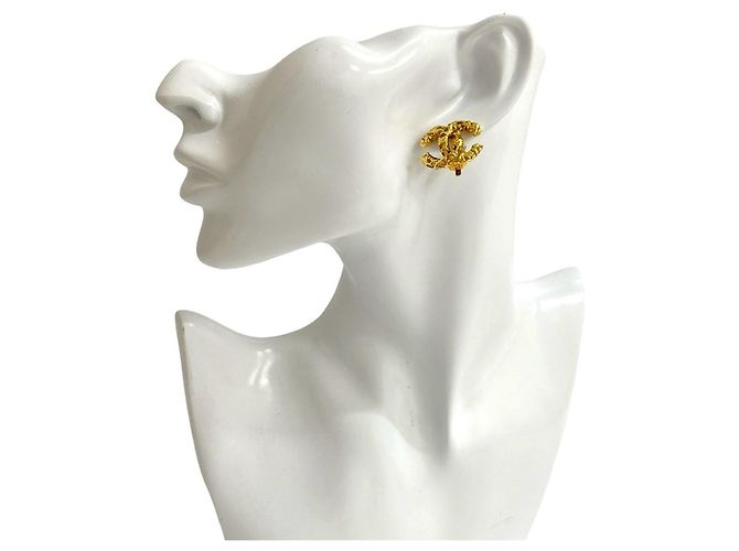 Orecchini a clip in oro Chanel Coco Mark D'oro - vista 2