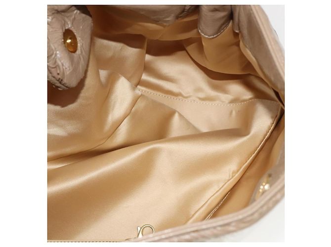 Bolsa de Ombro CHANEL em Couro Vinilado Bege Dourado CC Auth 133615 - vista 12