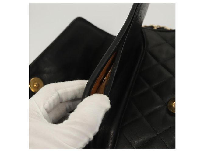 Borsa a Spalla con Catena CHANEL in Pelle Nera Oro CC Auth 133043 Nero D'oro - vista 10