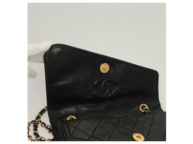 Borsa a Spalla con Catena CHANEL in Pelle Nera Oro CC Auth 133043 Nero D'oro - vista 18