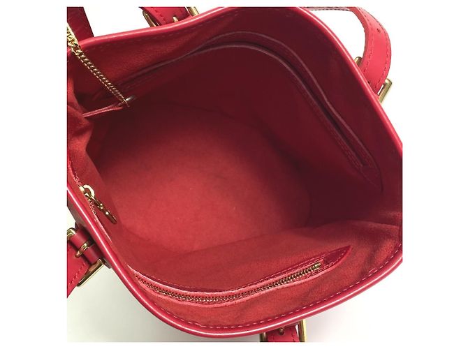 Sac à épaule Petite Bucket PM en Epi Louis Vuitton Rouge - vue 11
