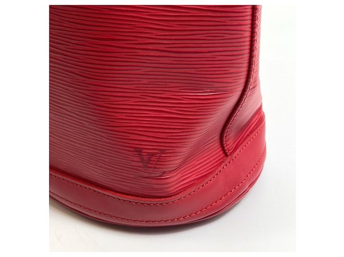 Sac à épaule Petite Bucket PM en Epi Louis Vuitton Rouge - vue 13