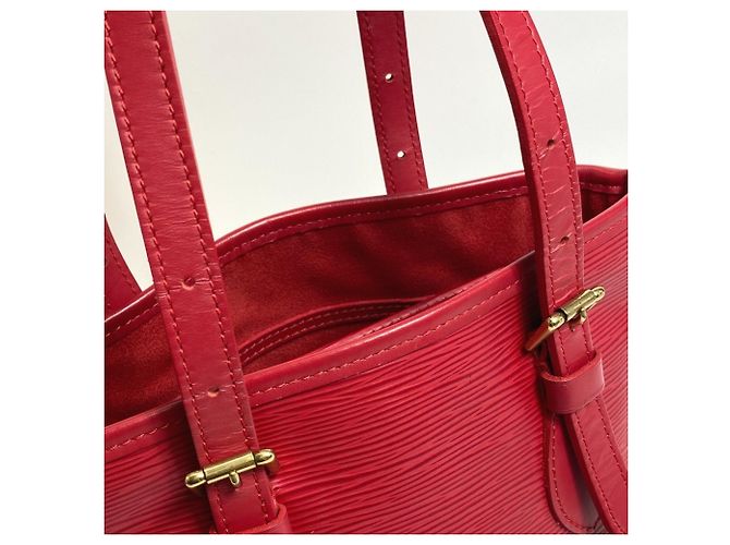 Sac à épaule Petite Bucket PM en Epi Louis Vuitton Rouge - vue 6