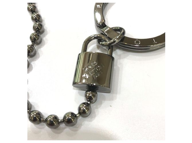 Louis Vuitton Silver Key Chain Silvery - view 3
