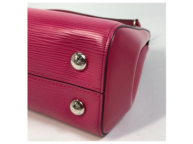 Borsa Cluny BB in Epi Louis Vuitton Rosa - vista 5
