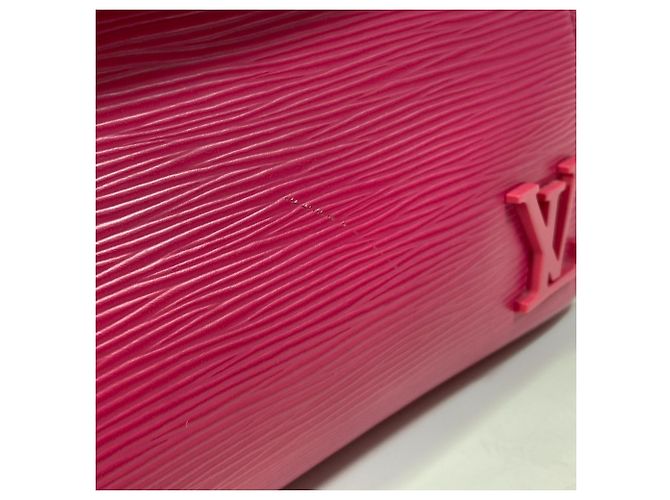 Borsa Cluny BB in Epi Louis Vuitton Rosa - vista 6