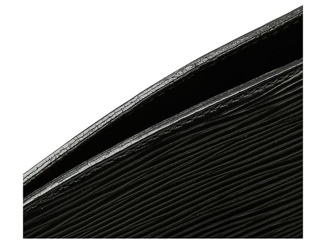 Louis Vuitton Saint Jacques GM in Epi Nero con Tracolla Lunga - vista 9