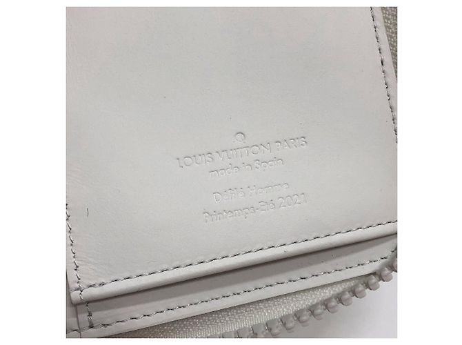 Louis Vuitton Monogram Zippy Wallet White - view 8