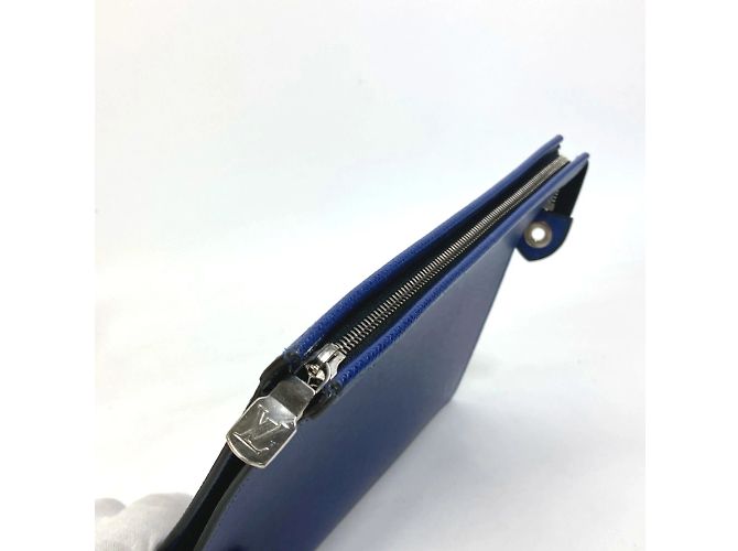 Pochette Voyage MM Taiga di Louis Vuitton Blu - vista 10