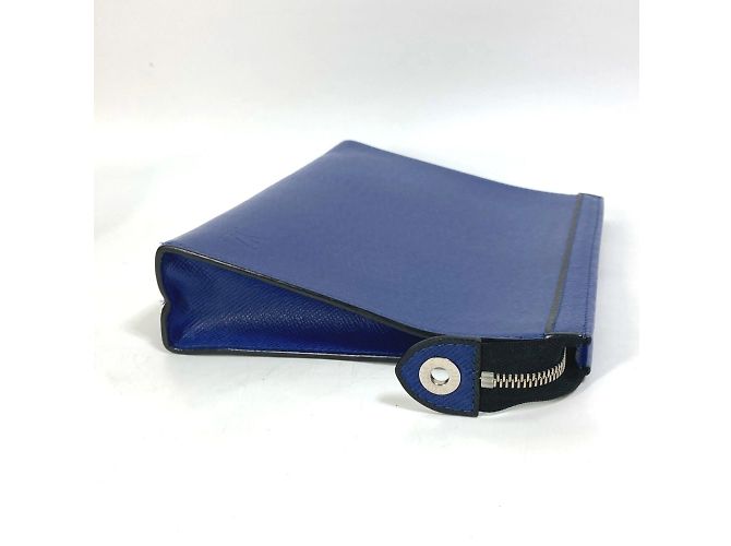 Pochette Voyage MM Taiga di Louis Vuitton Blu - vista 3