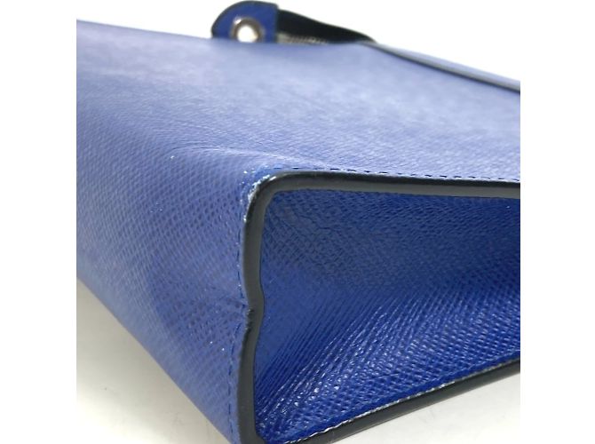 Pochette Voyage MM Taiga di Louis Vuitton Blu - vista 5