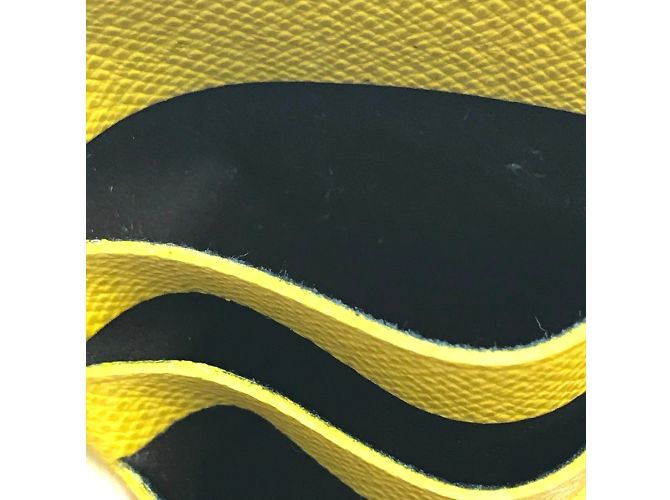 Portafoglio Lungo Brazza in Taiga Louis Vuitton Giallo - vista 10