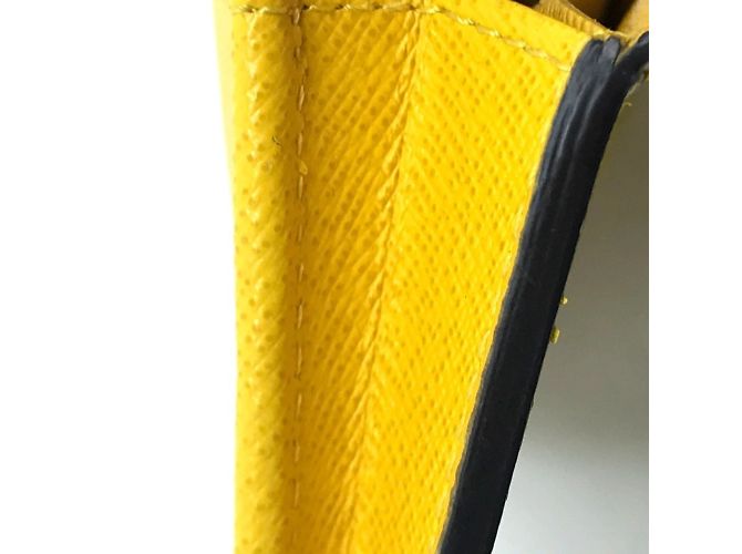 Portafoglio Lungo Brazza in Taiga Louis Vuitton Giallo - vista 11