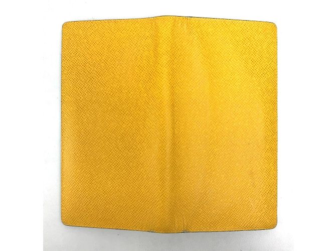 Portafoglio Lungo Brazza in Taiga Louis Vuitton Giallo - vista 6